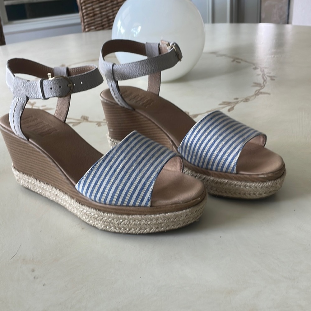 Sperry wedges size 11